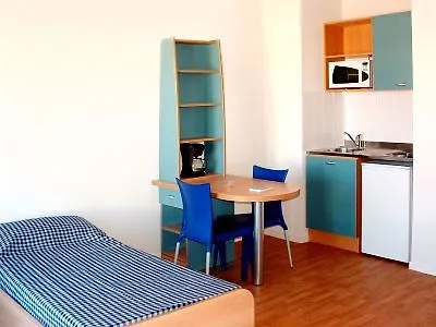 Sejours & Affaires Lamartine Aparthotel 3*