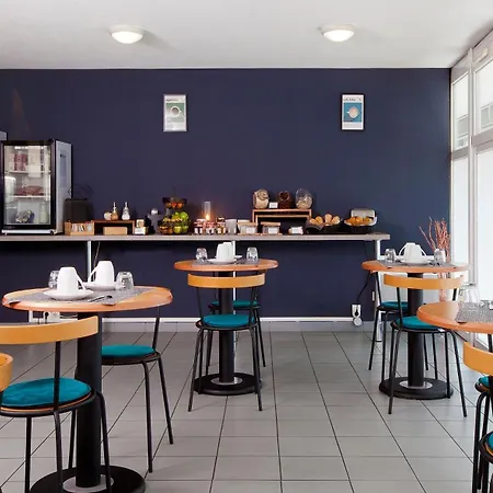 Sejours & Affaires Lamartine 3*