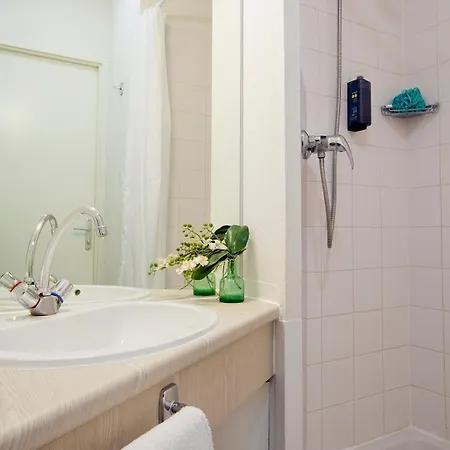 Sejours & Affaires Lamartine Aparthotel