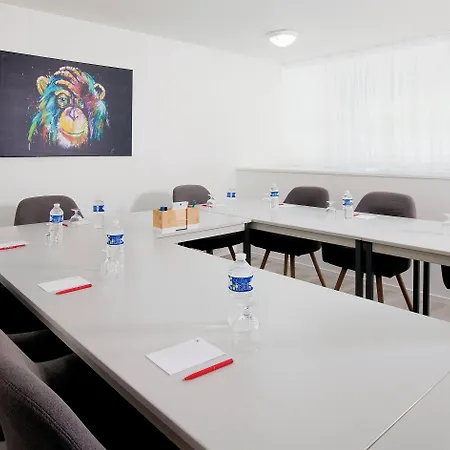 Sejours & Affaires Lamartine Aparthotel