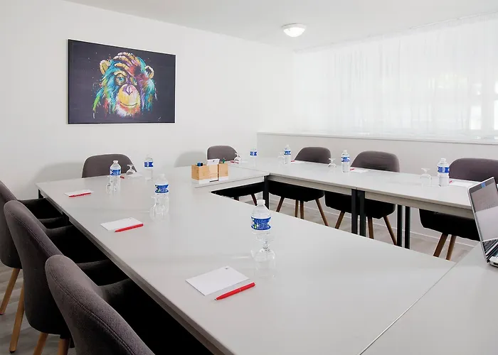 Séjours&affaires Lamartine Aparthotel